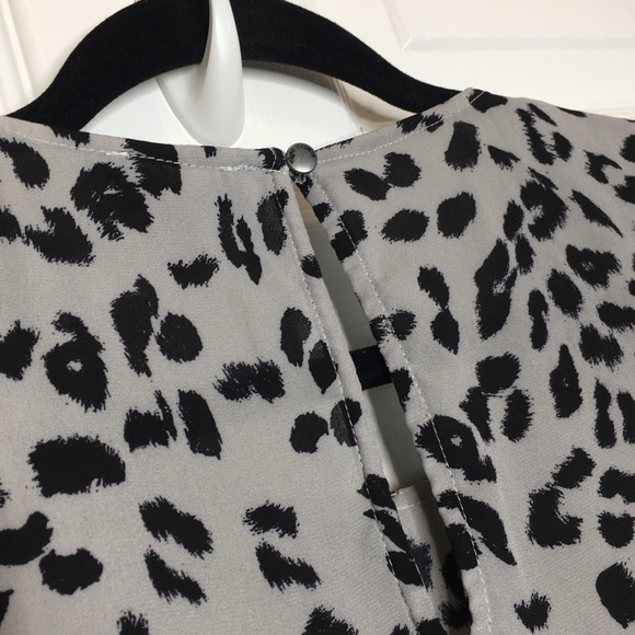Vince Camuto - Cheetah Print Sleeveless Top - L - Picture 9 of 9